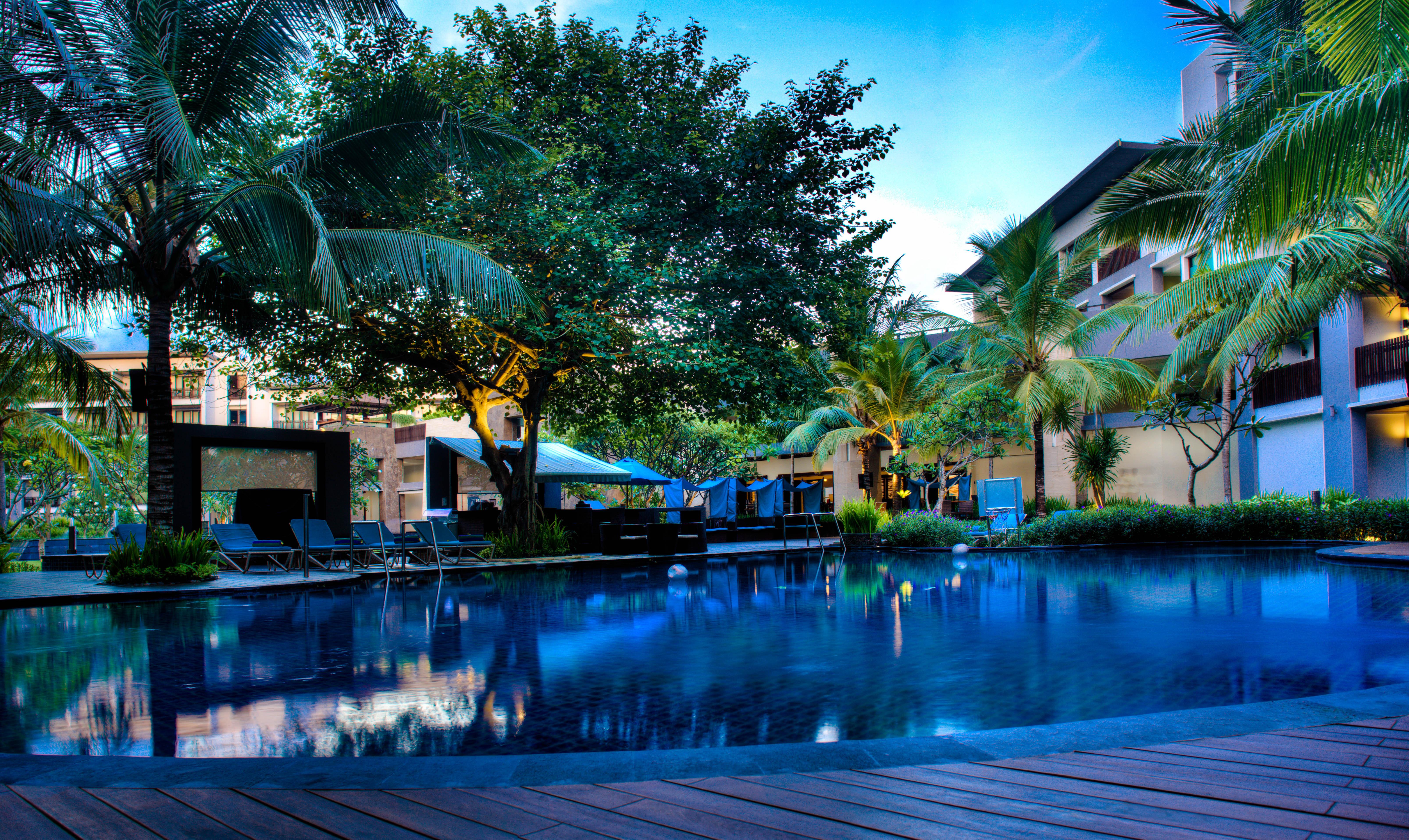 بولمان بالي ليجيان بيتش المظهر الخارجي الصورة The swimming pool at the hotel